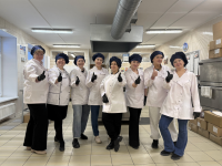 Студенты оценивали мастерство преподавателей в приготовлении осетинских пирогов